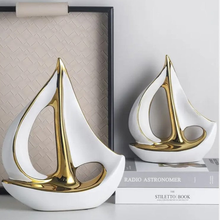 Beeld - SailWave - Wit & Goud Keramiek - Elegante Nautische Decoratie