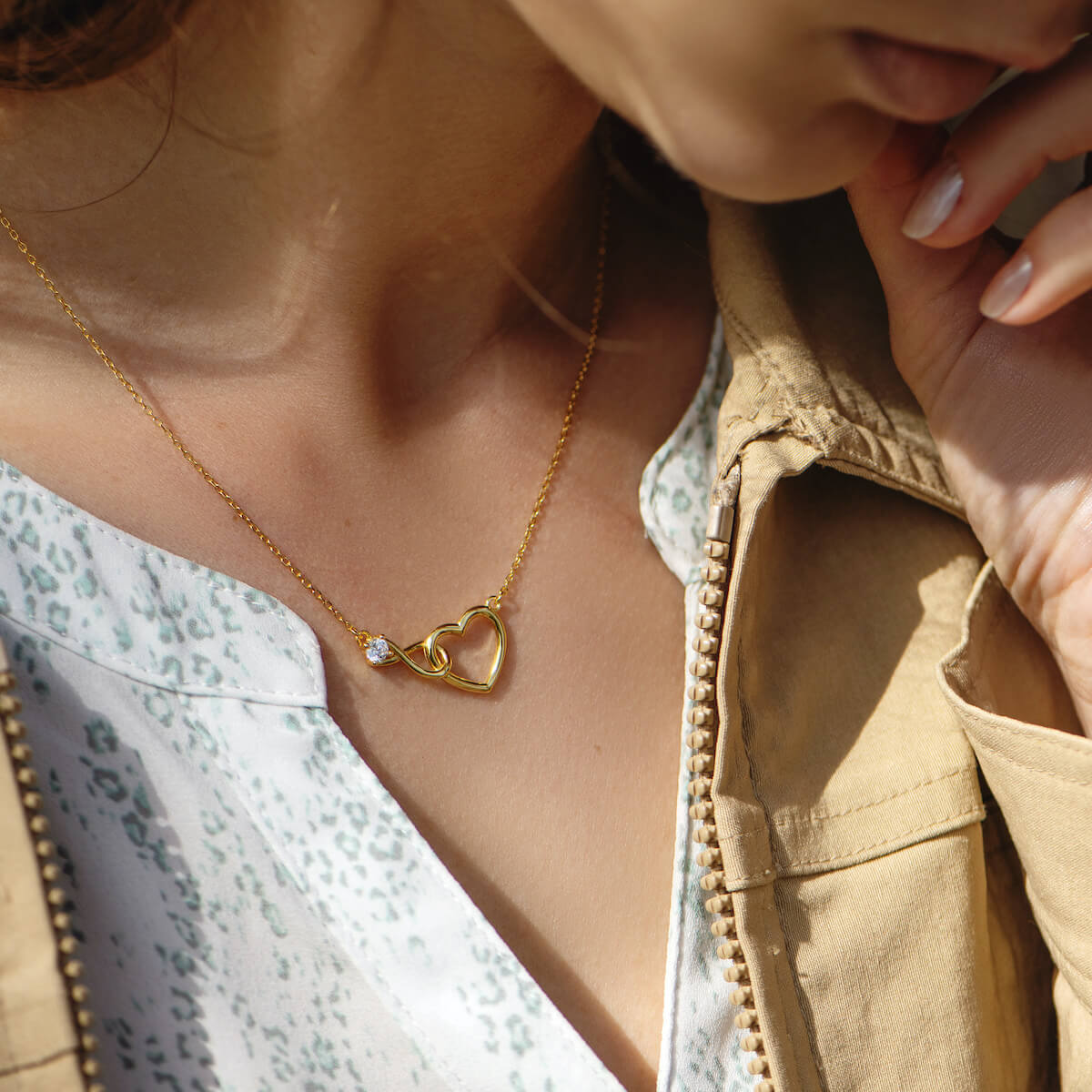 Moeder-Dochter Ketting - Twee Harten, Eén Liefde - Elegante Symbool van Verbondenheid - Vier Jullie Band